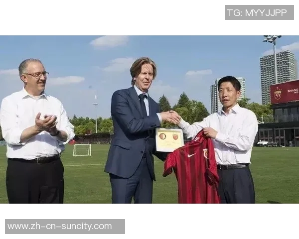 弗兰克盛赞范德芬展望未来俱乐部前景光明令人期待